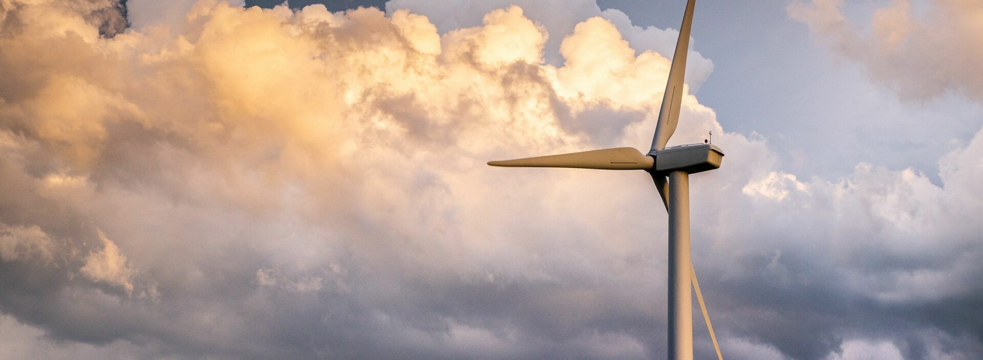 An image of a wind turbine