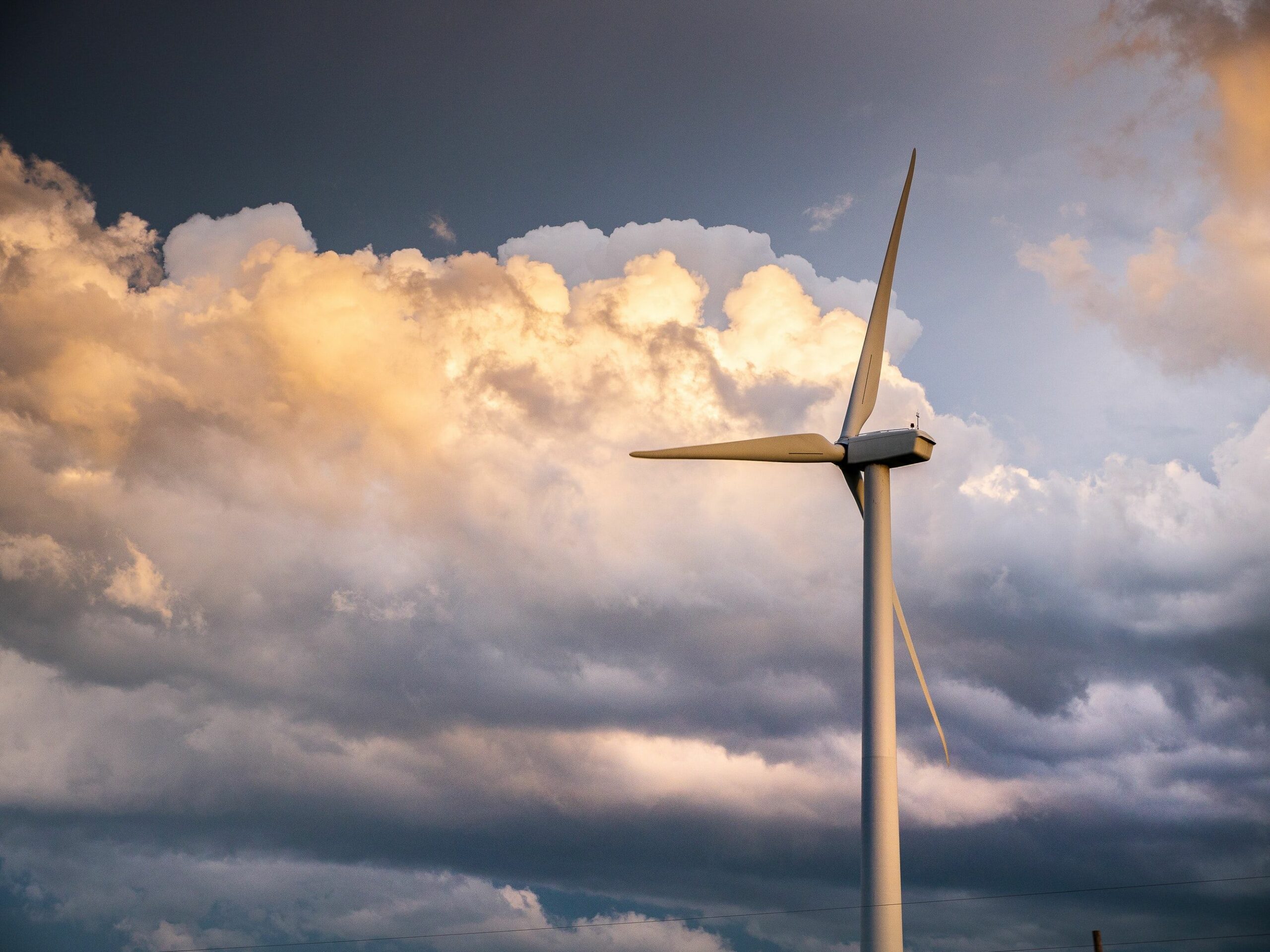 An image of a wind turbine
